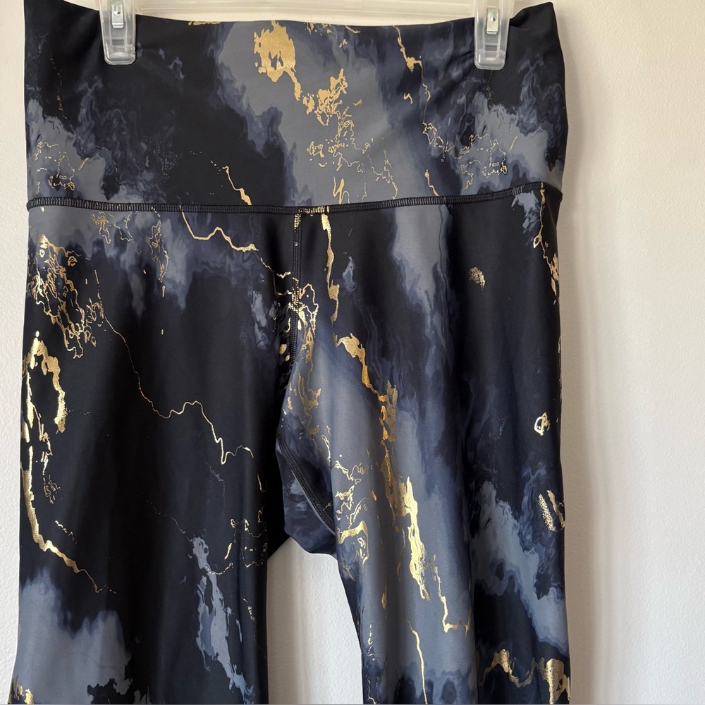 Old Navy Extra High-Waisted PowerSoft Leggings Gold Marble Active Gym Size Large - Picture 2 of 11